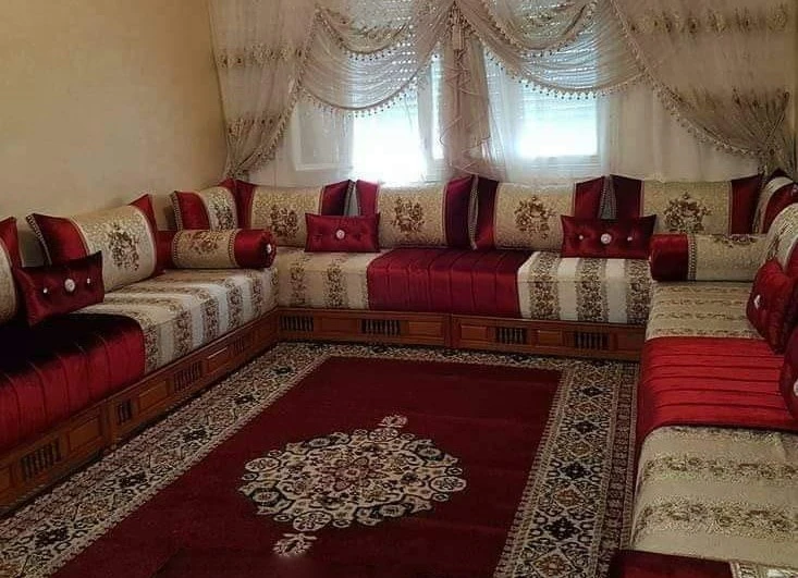 Tapis rouge pour salon marocain